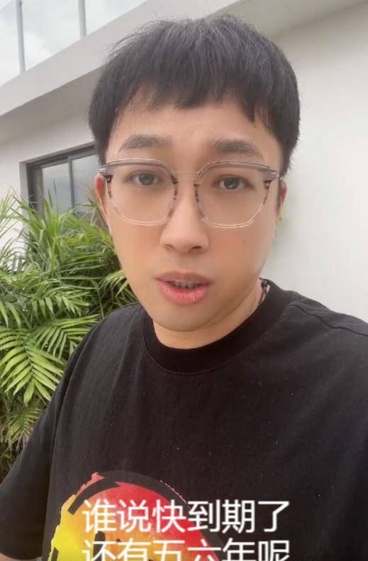 于正否认许凯合约到期，承认吴谨言的一姐地位，白鹿不是一姐