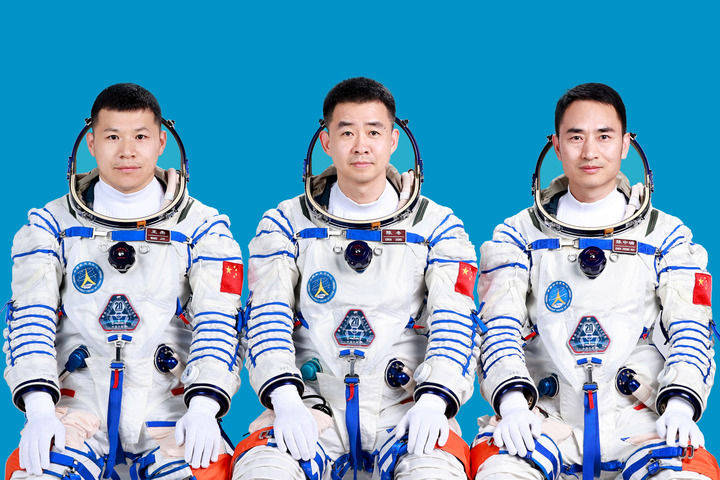 神二十乘组简历来了！有航天员三入太空，还有一位神秘“乘客”