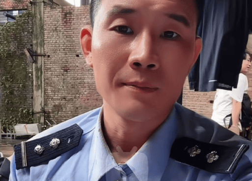演员“嘎子哥”穿警服直播带货被拘 道歉称是拍摄戏服