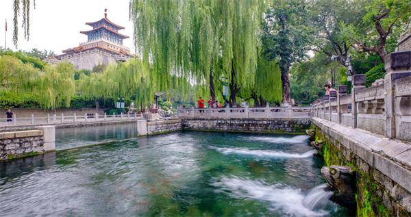 秋色满城 历下有约丨雨润泉城，双节同庆，天下第一泉邀您共赏烟雨诗画