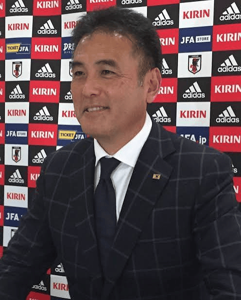 日本足协高层飞机上观看儿童色情片，丢工作并被法国禁入境十年