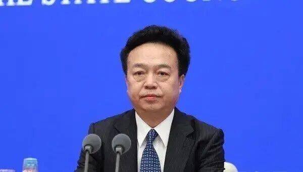 中共中央批准：杨小伟被“双开”