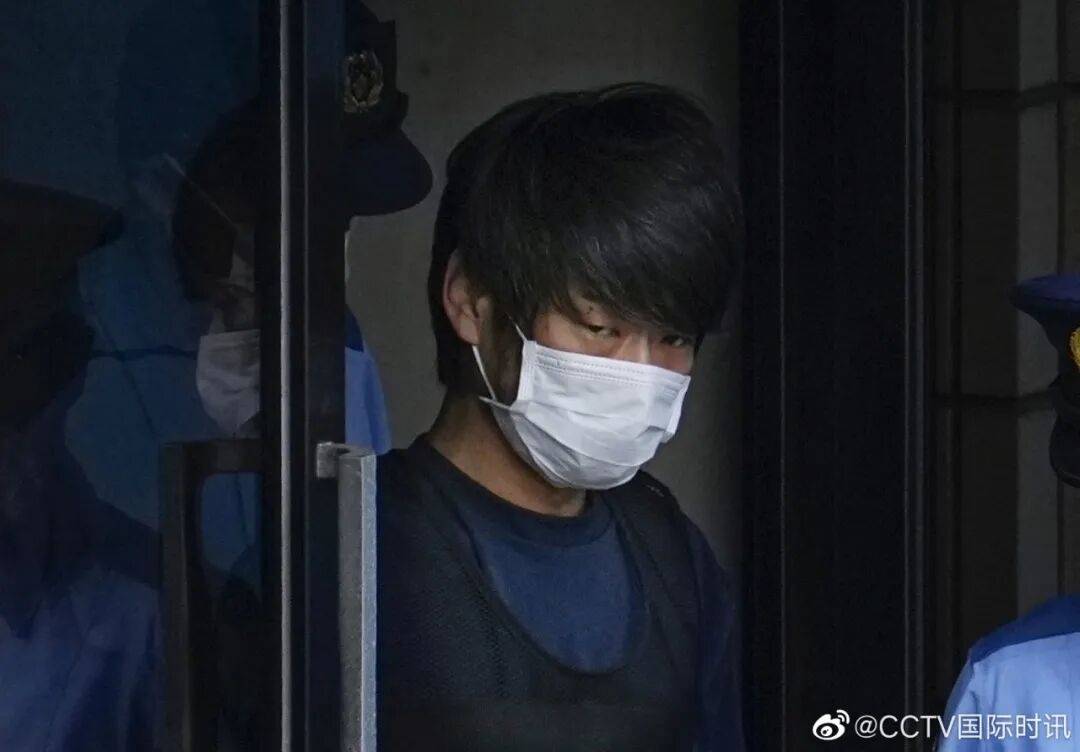 安倍晋三去世3年，枪手山上彻也的母亲当庭致歉，称儿子“本性不坏”