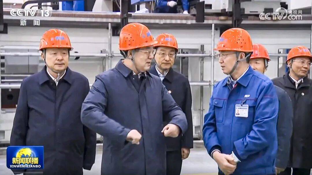 中共中央政治局常委、国务院副总理丁薛祥到济南二机床调研